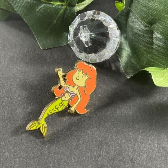 Disney Ariel Princess Trading Pin Little Mermaid Tail Lapel Pin Brooch Badge Pin - Picture 3 of 9